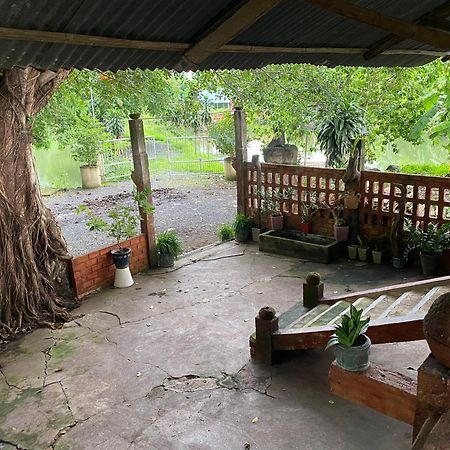 Homestay Tay Xa Trang Bom Экстерьер фото