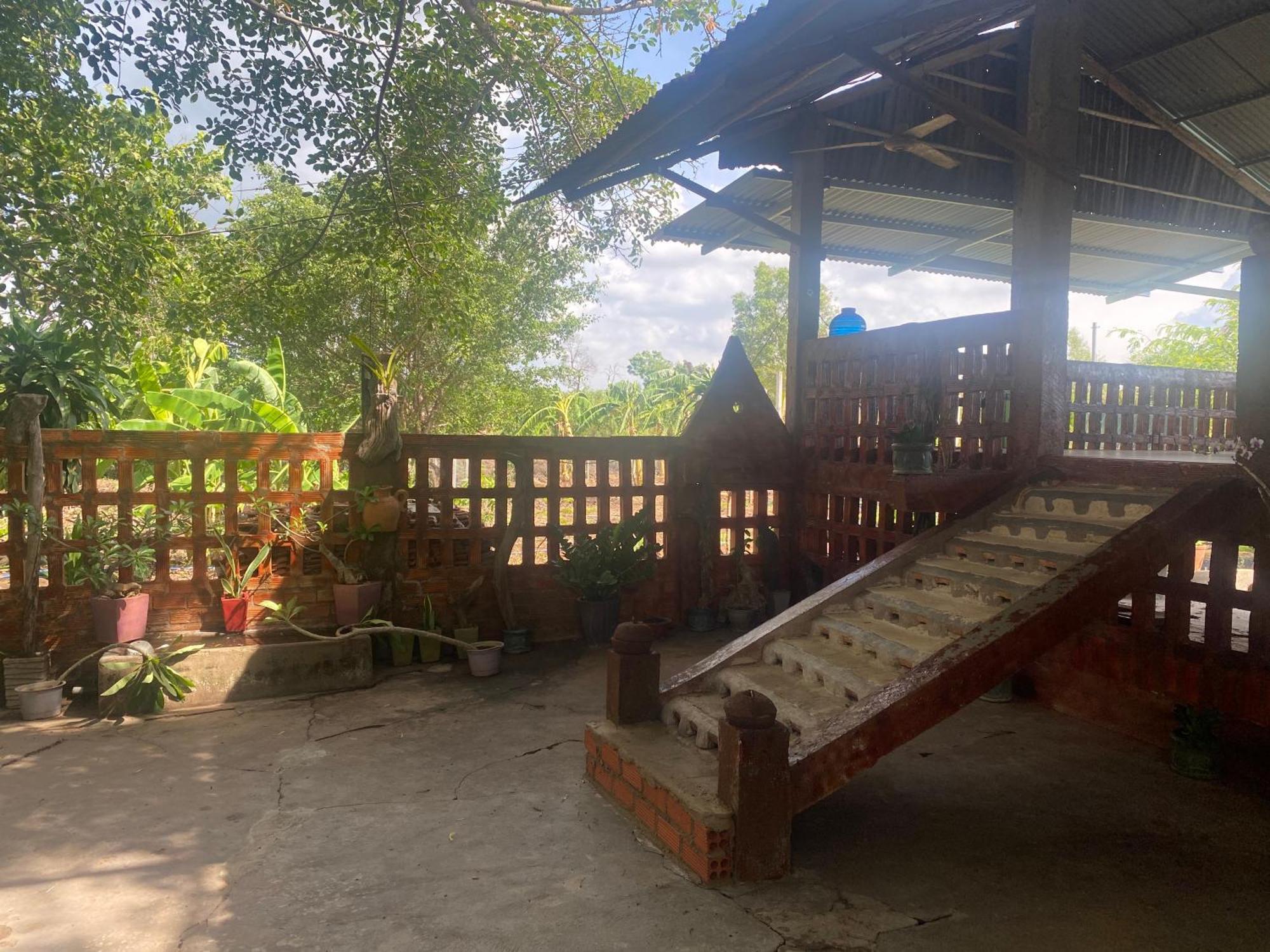 Homestay Tay Xa Trang Bom Экстерьер фото