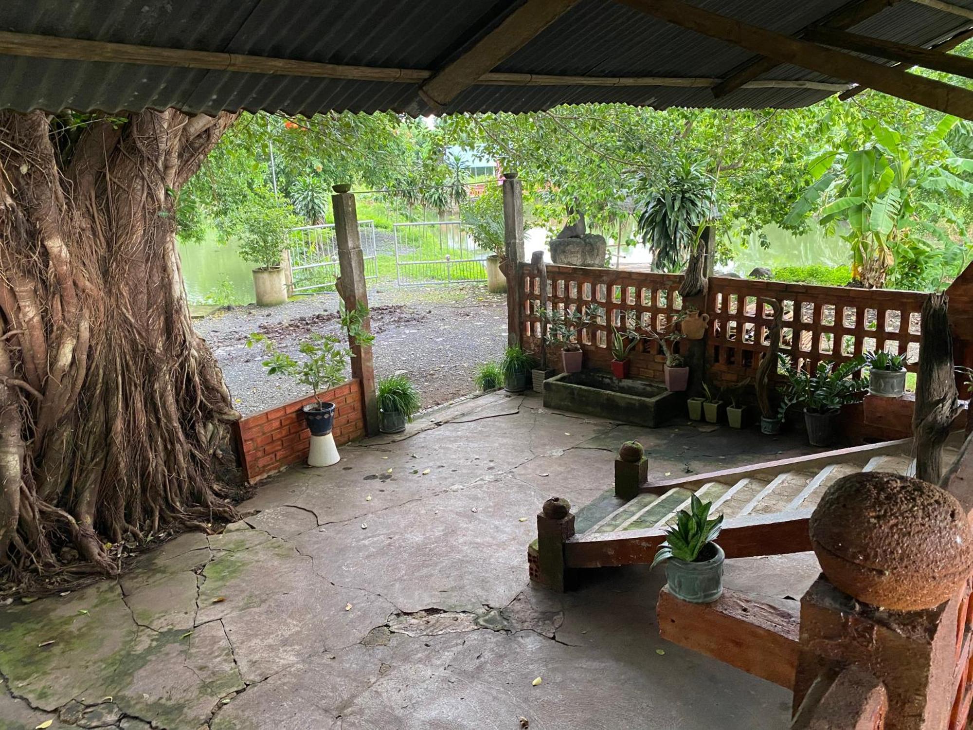 Homestay Tay Xa Trang Bom Экстерьер фото